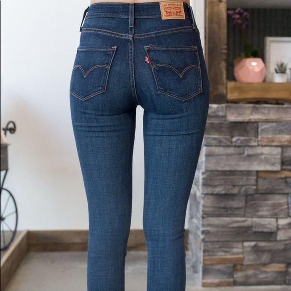 Levi's Denim - LEVI’S Slimming Skinny Jeans 💕